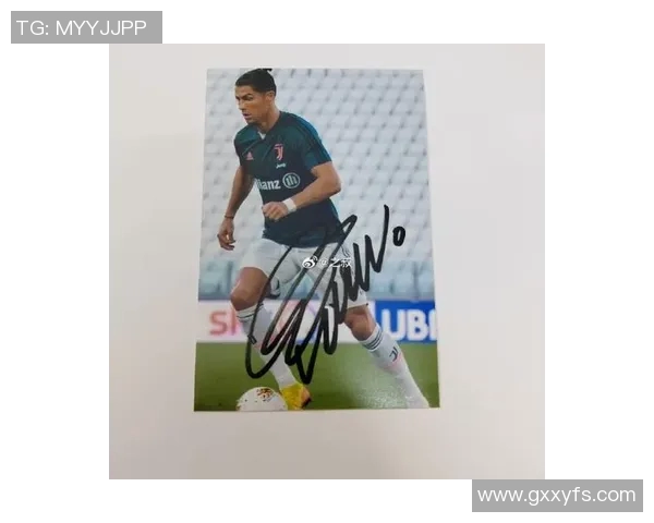 欧洲杯C罗签名足球卡片开包揭晓珍稀限量版球星宝藏 欧洲杯C罗签名足球卡片开包揭晓珍稀限量版球星宝藏