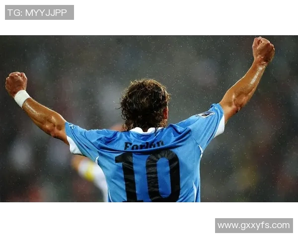 足球巨星大头壁纸精选 高清展示球员独特魅力与激情时刻