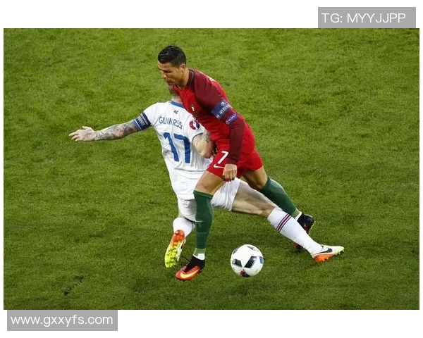 震撼回顾足坛巨星进球集锦展示绿茵场上激情与辉煌瞬间