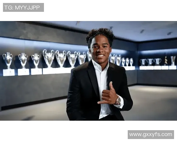 1.68米足球球星突破身高限制成就非凡职业生涯的背后故事 1.68米足球球星突破身高限制成就非凡职业生涯的背后故事